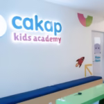 apa sih keunggulan belajar bahasa asing di Cakap kids Academy Ashwamedia