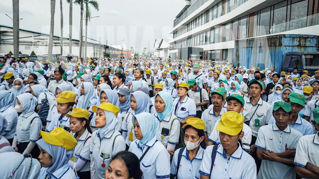 Pabrik-Sritex-Tutup-Ribuan-Karyawan-Terancam-PHK-Apa-yang-Terjadi-ashwamedia